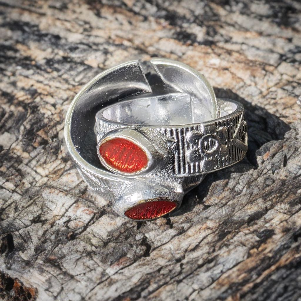 Traditional GERMANSILVERS Toe Rings with red ovel, Adjustable Size, Set of 2, Contemporary Style