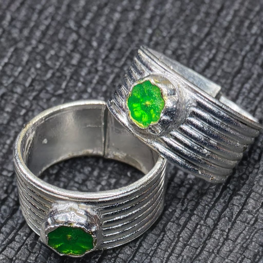 GERMANSILVERS Toe Ring Set with GREENStone, Ribbed Design, Adjustable Size, Pack of 2