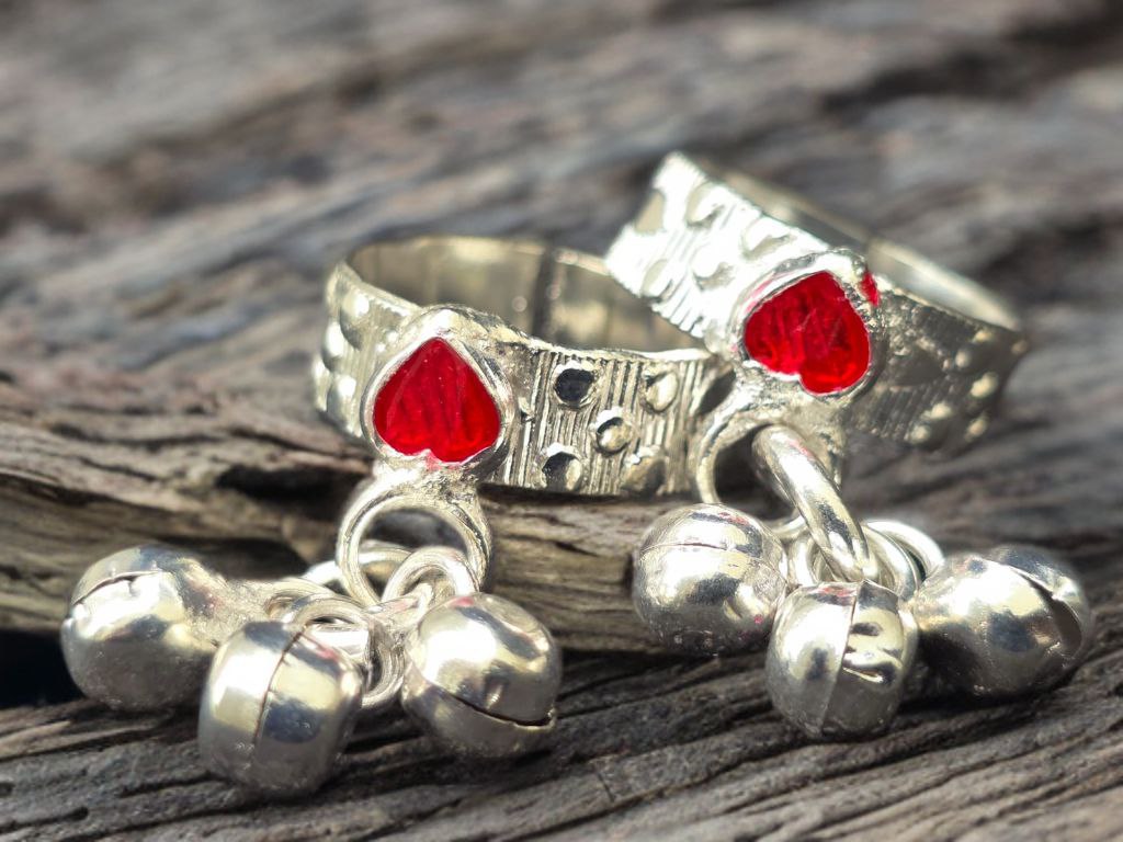 GERMANSILVERS Toe Ring with Red Enamel Hearts and Bell Charms