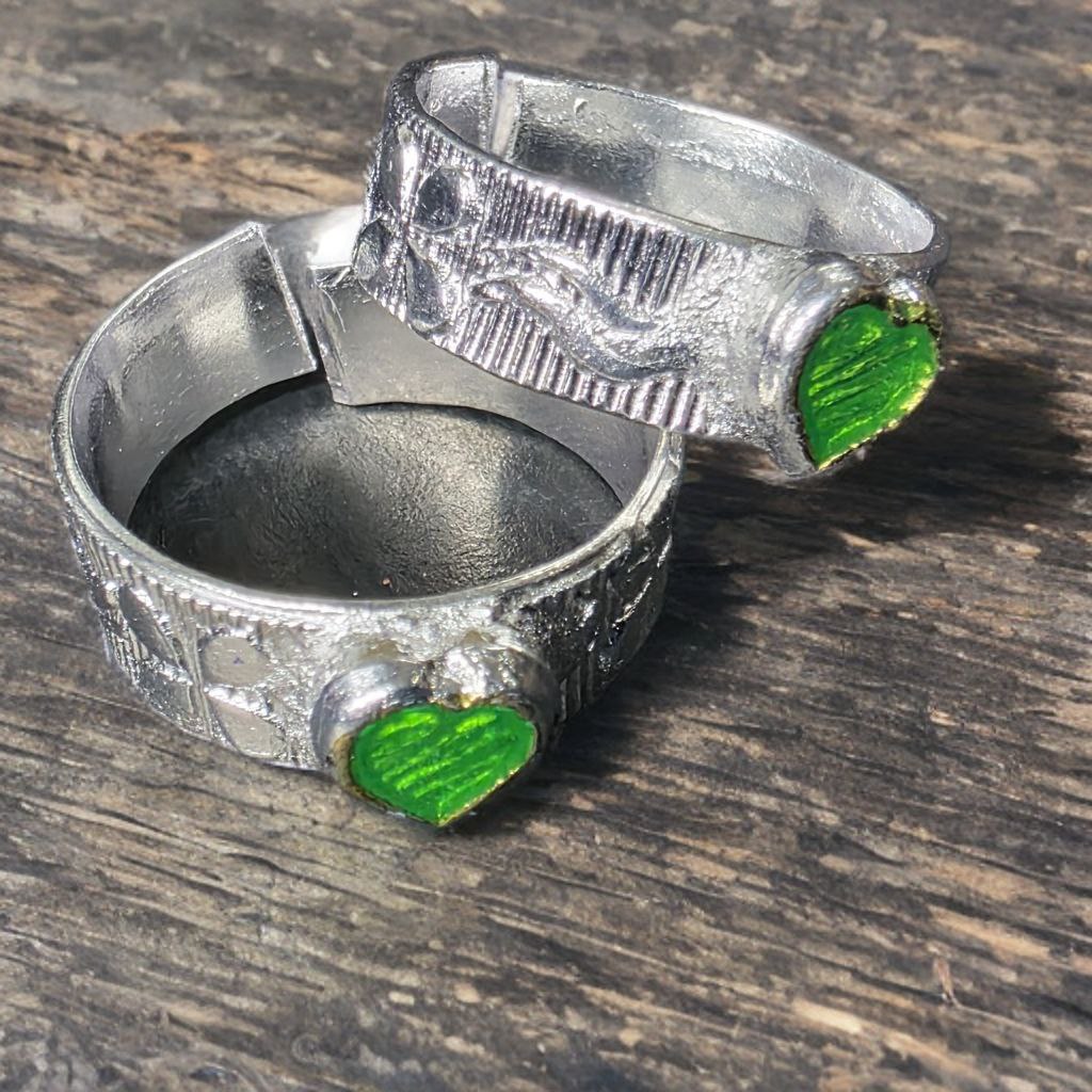 Traditional German Silver Toe Rings with Green Heart Design, Adjustable Size, Set of 2, Silver Colour