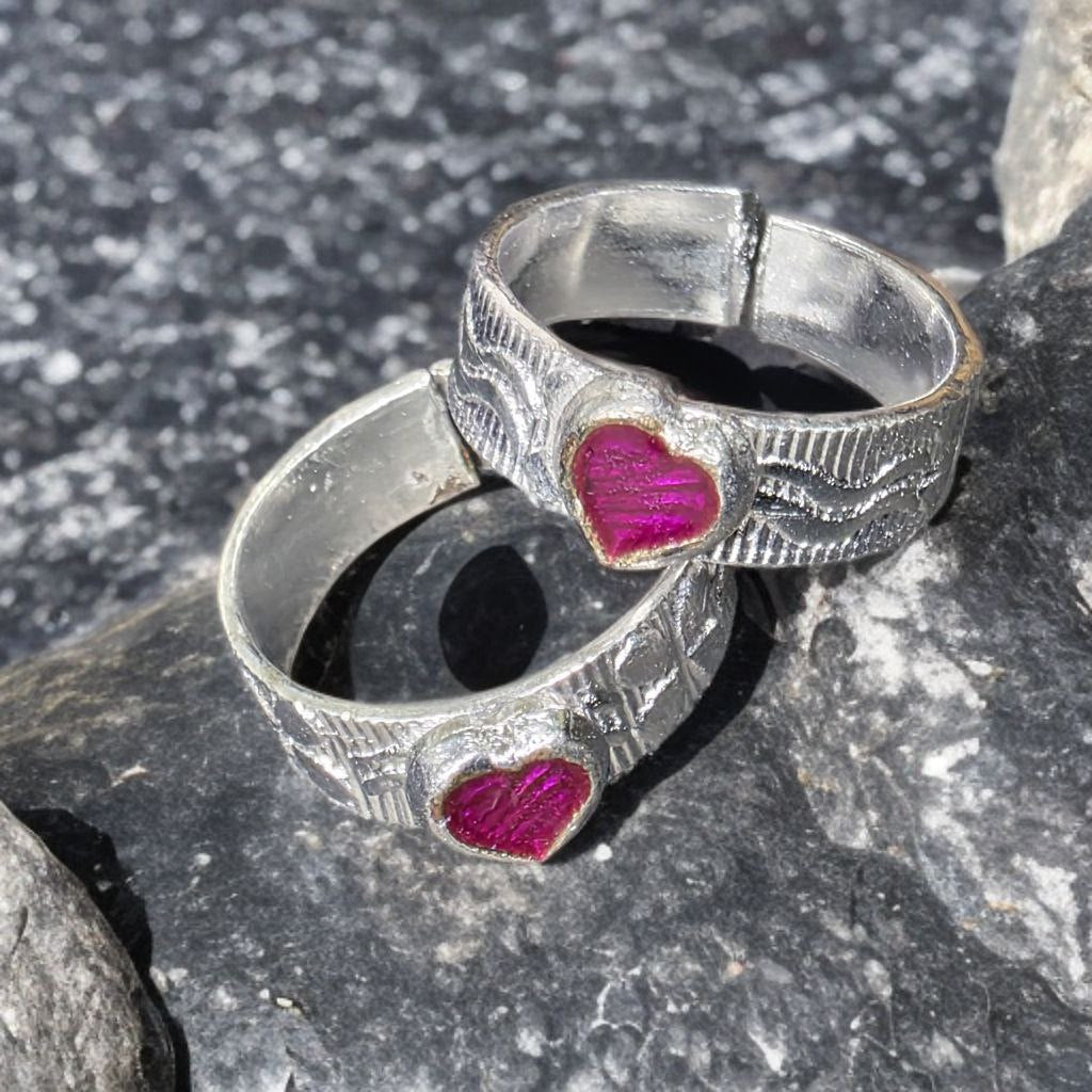 Traditional German Silver Toe Rings with Pink Heart Design, Adjustable Size, Set of 2, Silver