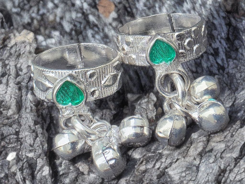 GERMANSILVERS Toe Ring with GREEN BLUE Enamel Hearts and Bell Charms, Adjustable Size, Traditional Design