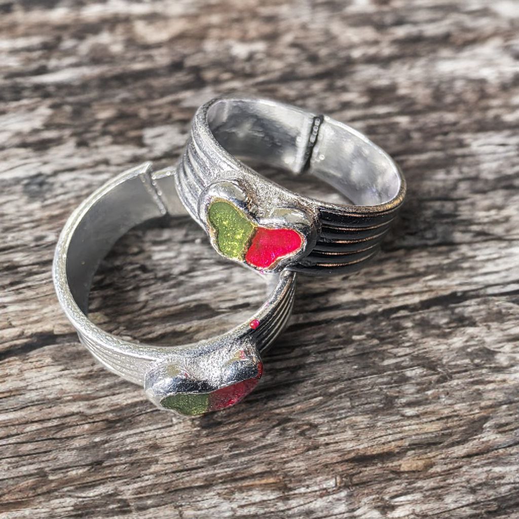 German Silver Toe Ring with Heart Design, Amethyst and green with rose Stone Accents, Adjustable Size, Contemporary Style