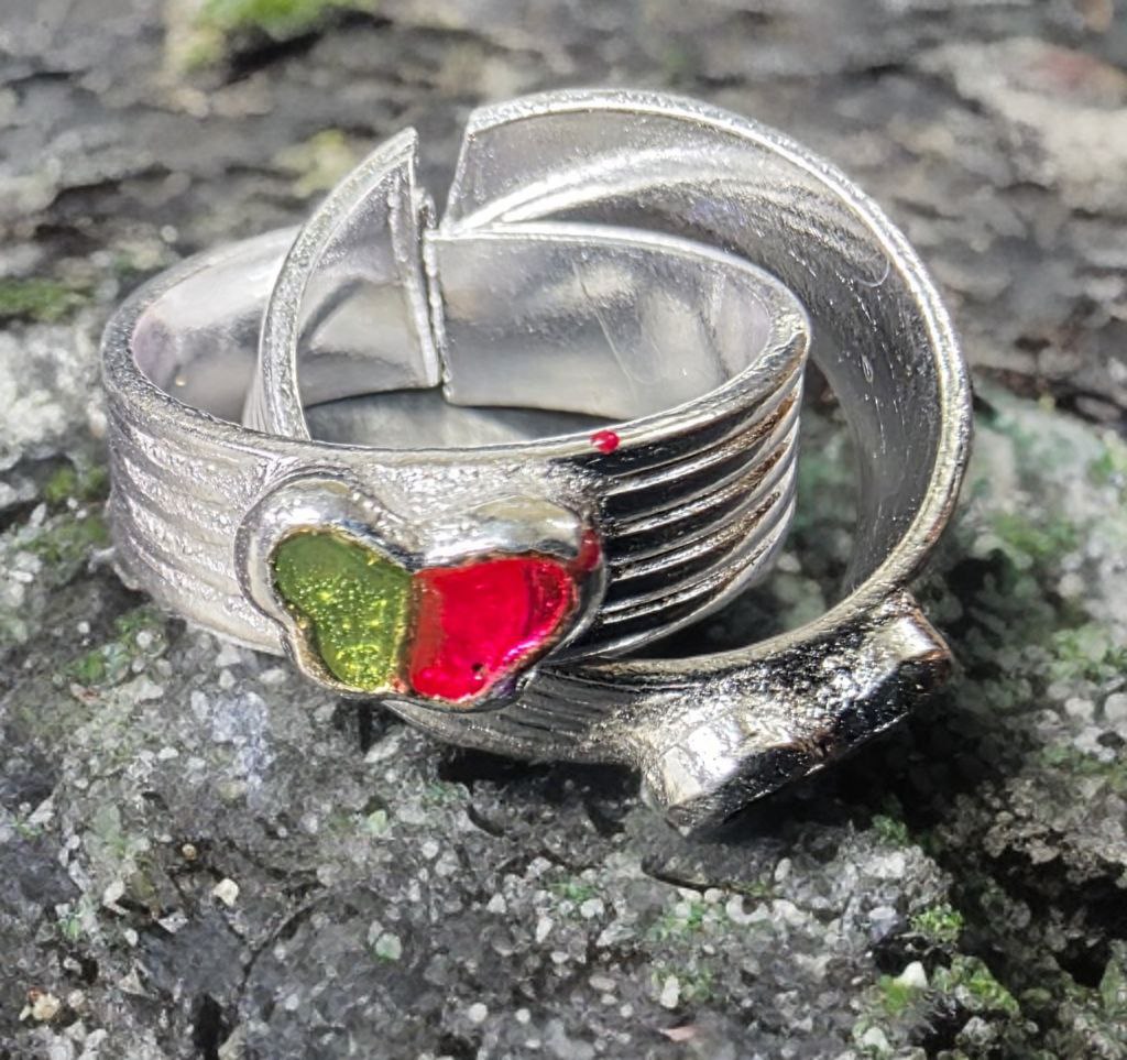 German Silver Toe Ring with Heart Design, Amethyst and green with rose Stone Accents, Adjustable Size, Contemporary Style