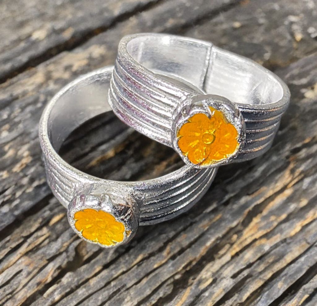 Decorative GERMANSILVERS Metal toe Rings with Gold Flower Design, Set of 2