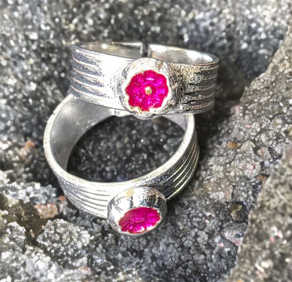 Handcrafted GERMANSILVERS Toe Ring with Pink Crystal Inlay, Textured Band Design