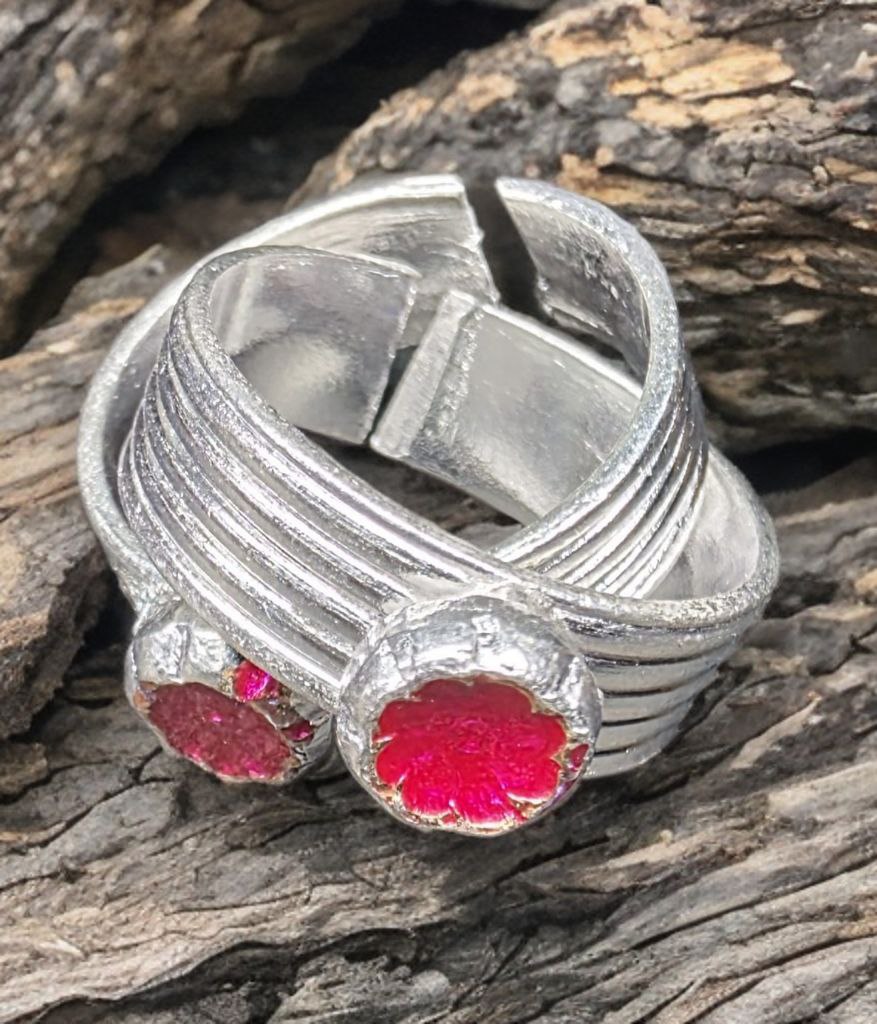 German Silver Adjustable Toe Ring with Pink Crystal Flowers, Textured Band Design, Silver and Purple