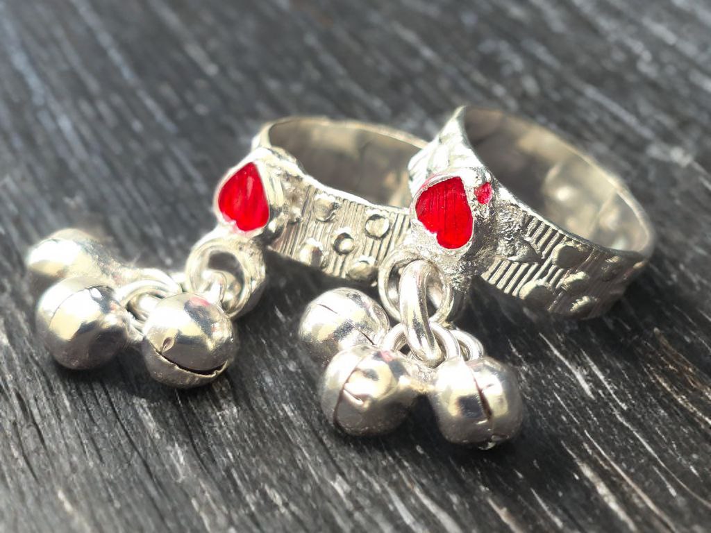 GERMANSILVERS Toe Ring with Red Enamel Hearts and Bell Charms