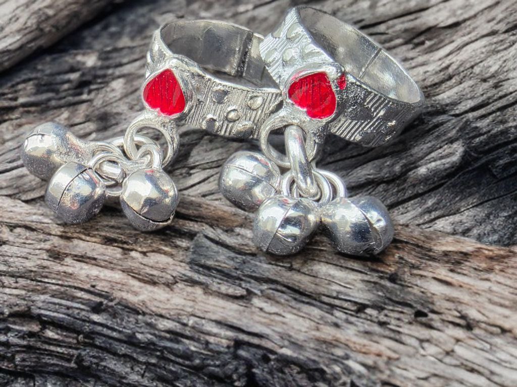GERMANSILVERS Toe Ring with Red Enamel Hearts and Bell Charms